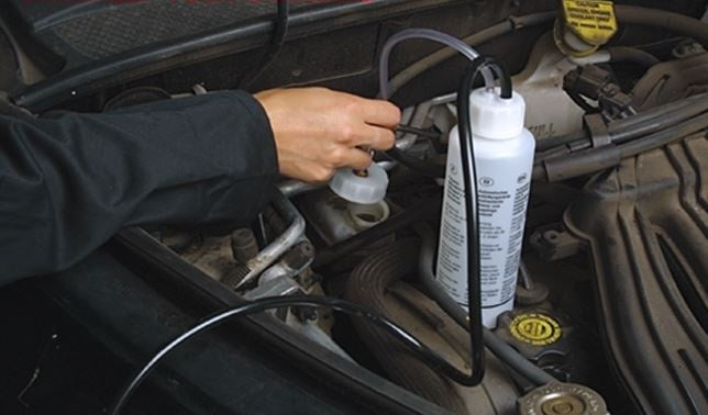 BRAKE FLUID BLEEDER TOOL PNEUMATIC | AIR FROM SPARE WHEEL (SK33881)