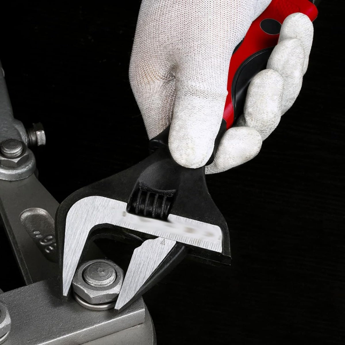 ADJUSTABLE WRENCH | 250 MM (SK36507)