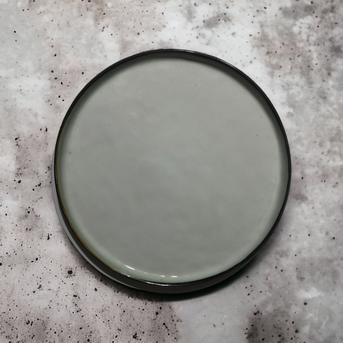 PLATE CANCAN | GLOSSY | BLACK RIM | CERAMIC | Ø21CM (69980)