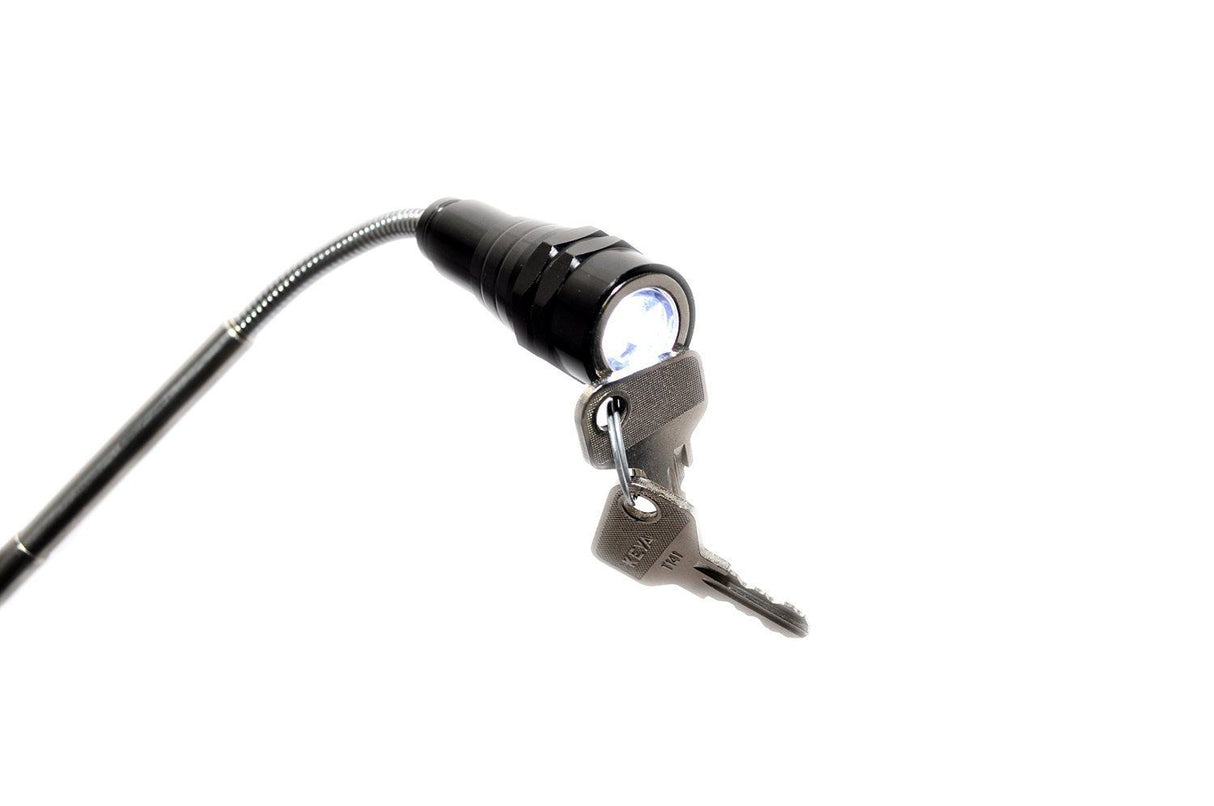 TELESCOPIC MAGNETIC FLASHLIGHT WITH POWERFUL 3 LED DIODES (QJPU-46)