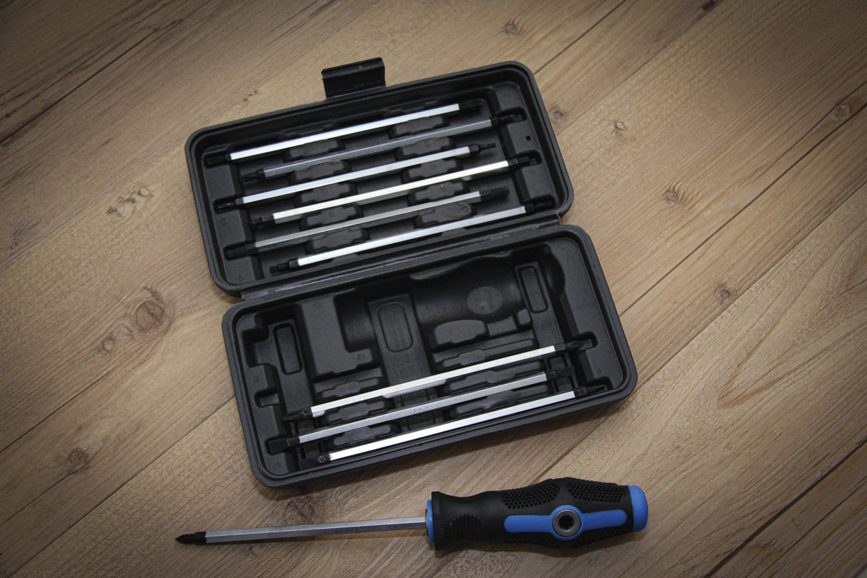 SCREWDRIVER SET WITH INTERCHANGEABLE BLADES | 11 PCS. (7988)