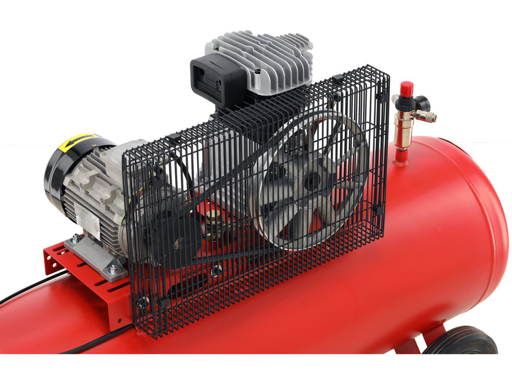 BELT DRIVEN OIL COMPRESSOR 400V 200L (YT-23321)