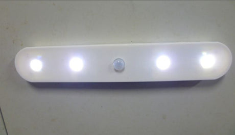 FLOODLIGHT/LAMP WITH 4 LED AND 2 MAGNETS, MOTION SENSOR WITH 90 SENSITIVITY ANGLE (JR-147)