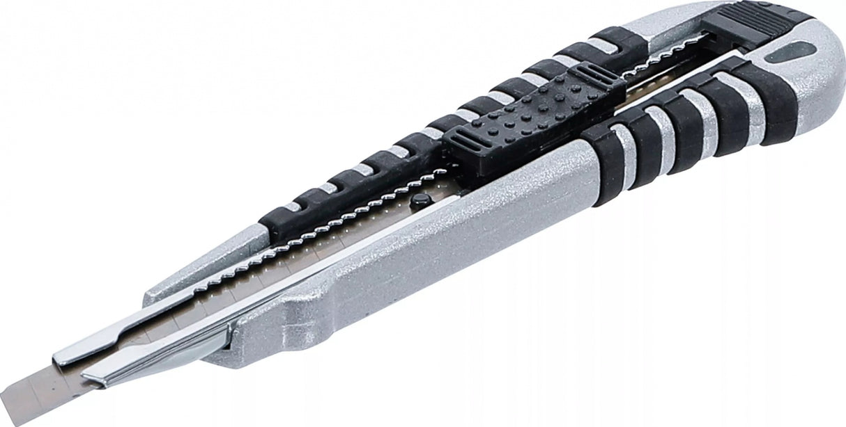 RETRACTABLE KNIFE | BLADE WIDTH 9 MM (7966)
