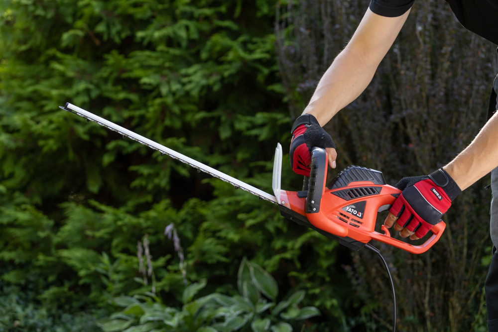 ELECTRICAL HEDGE TRIMMER 600W (YT-84770)
