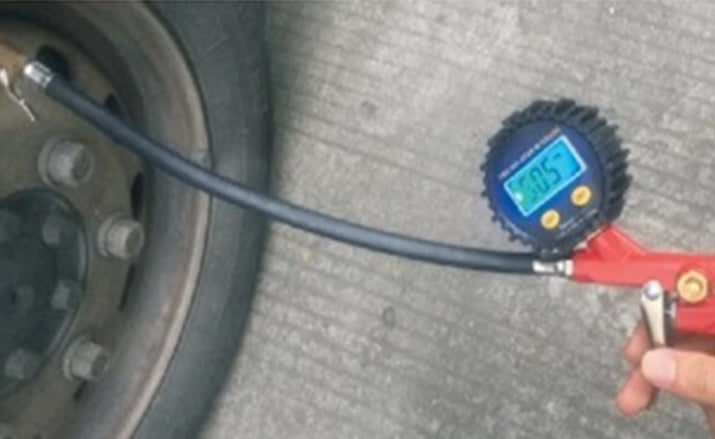 TIRE INFLATOR GUN | DIGITAL | 0-10 BAR (TG6501)