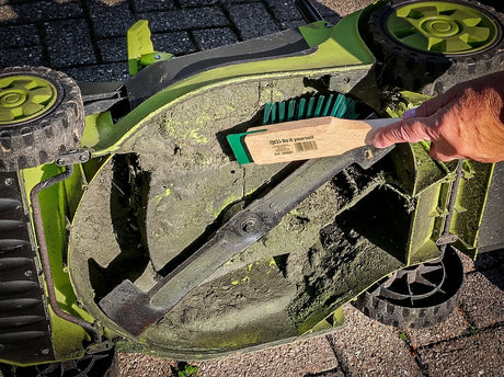 LAWNMOWER BRUSH 300 MM | WITH SCRAPER (50920)