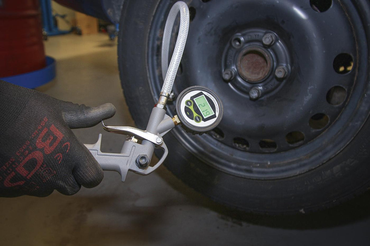 PISTOL-GRIP AIR INFLATOR | DIGITAL | 0 - 8 BAR (6794)