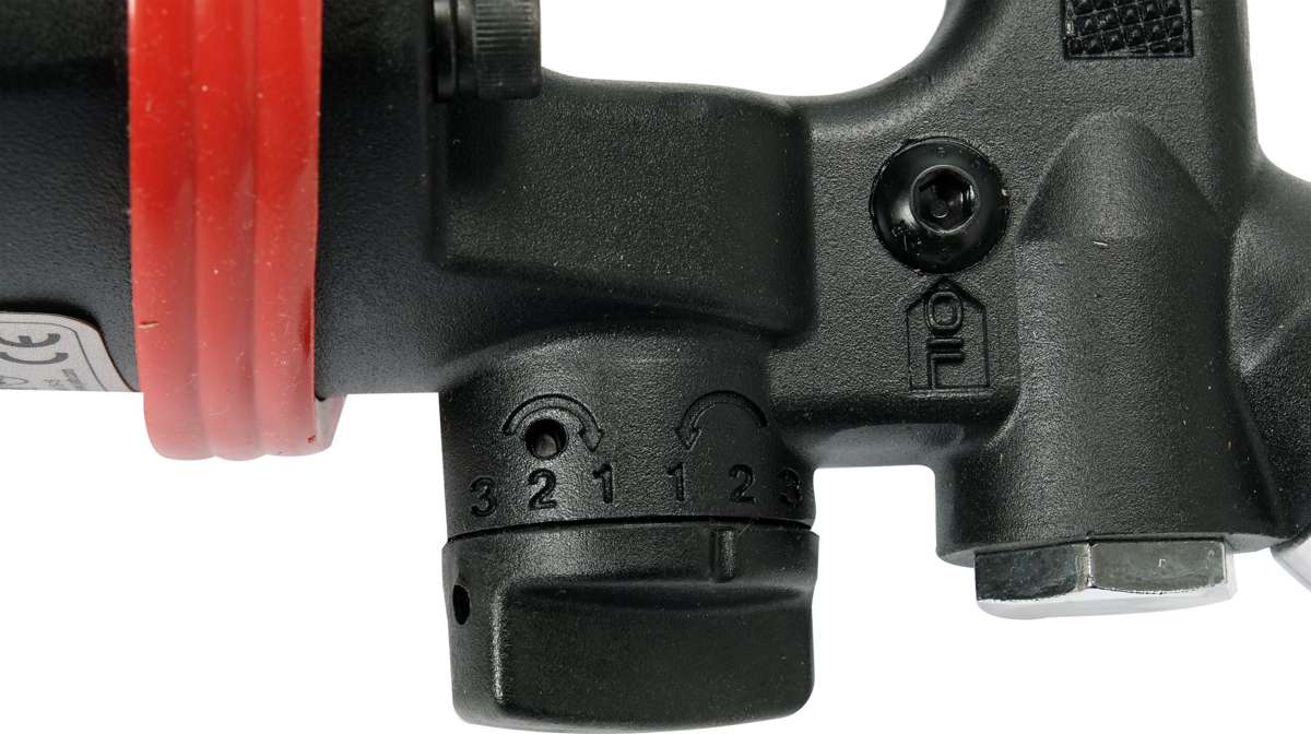 PNEUMATIC IMPACT WRENCH 1" 4800NM (YT-09618)