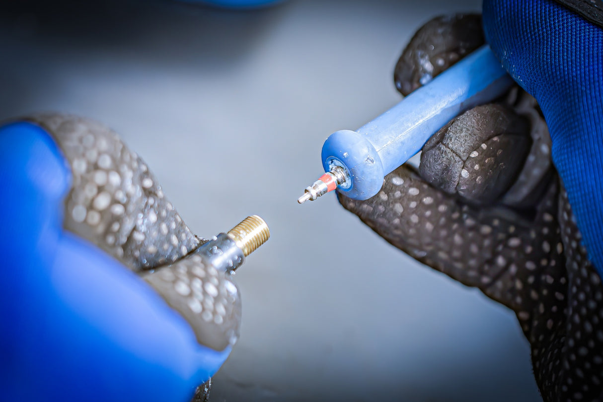 TIRE VALVE INSERTING TOOL (1538)