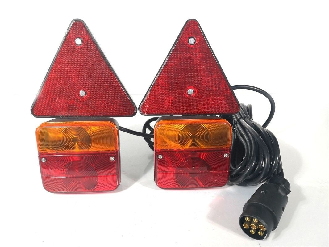 TRAILER LAMPS WITH TRIANGLE REFLECTORS | MAGNETIC | WITH PLUG | 2 PCS. (MTL101C)