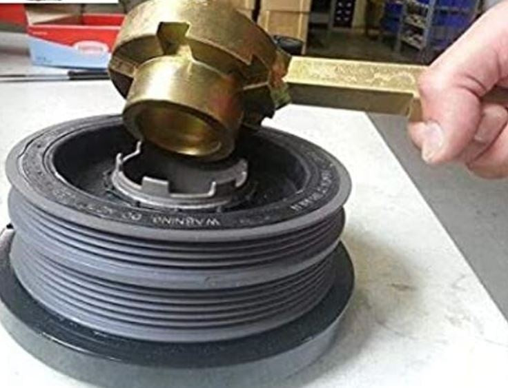 PULLEY COUNTERHOLDER FOR BMW (9066)