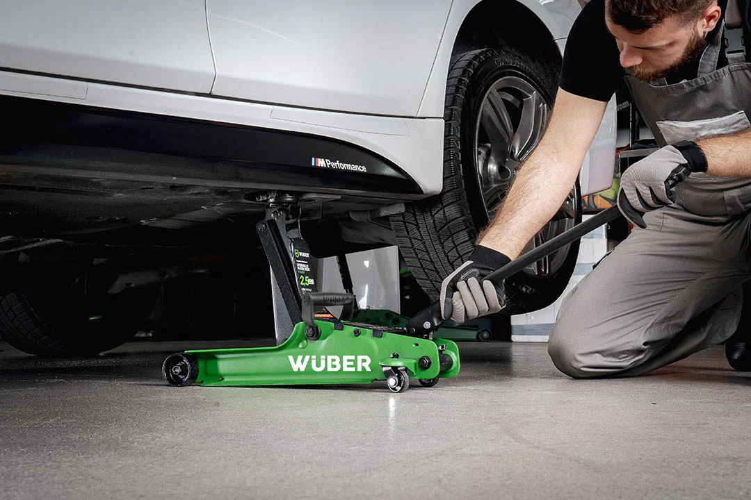 LOW-PROFILE HYDRAULIC TROLLEY JACK WÜBER W22002 | 80-375 MM | 2.5 T | CASE (W22002)