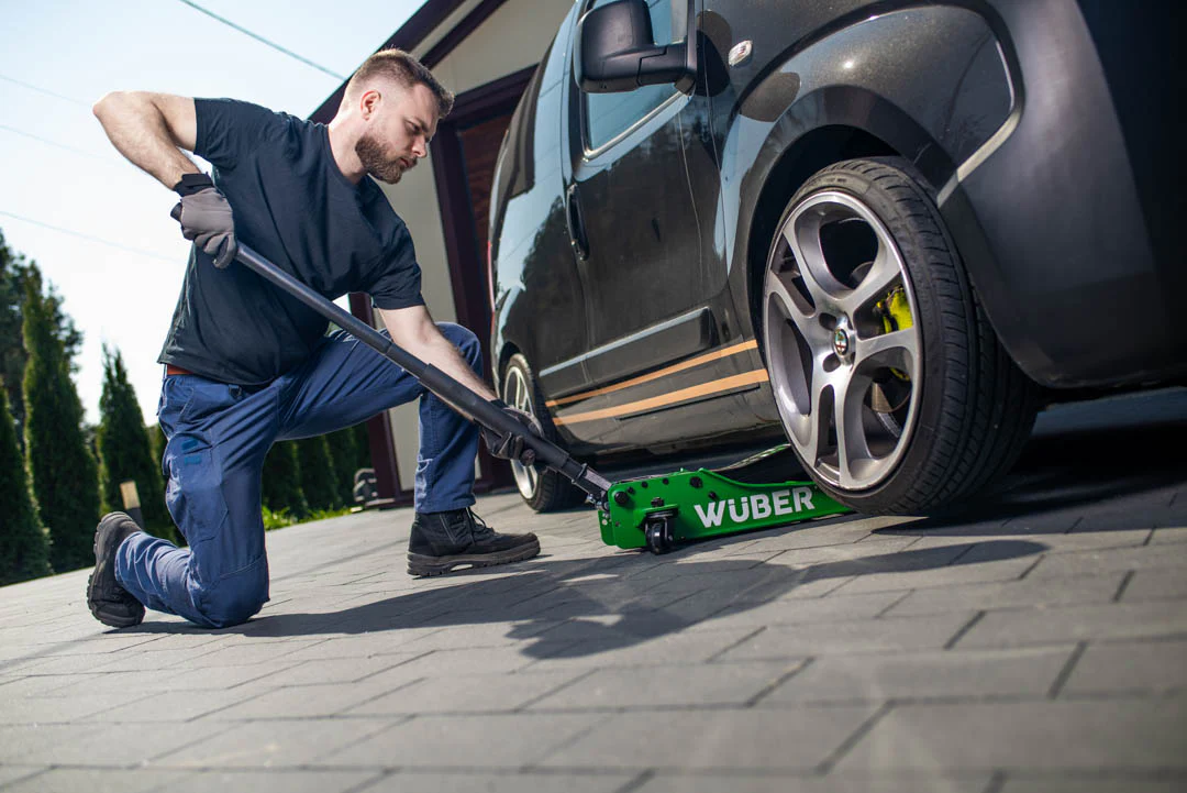 LOW PROFILE HYDRAULIC JACK WITH WHEELS WÜBER W22003 | DOUBLE PISTON | 65-500 MM | 3 T (W22003)