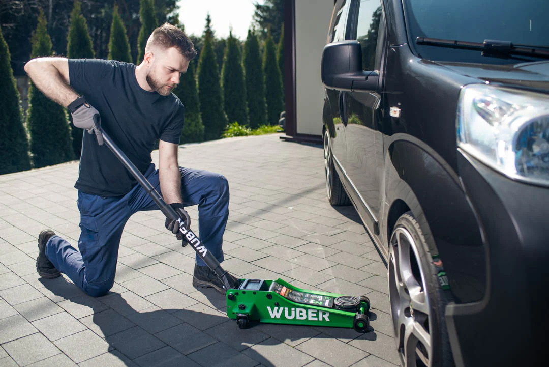 LOW PROFILE HYDRAULIC JACK WITH WHEELS WÜBER W22003 | DOUBLE PISTON | 65-500 MM | 3 T (W22003)