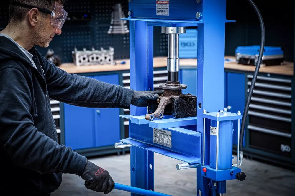 HYDRAULIC WORKSHOP PRESS | 20 T (9246)