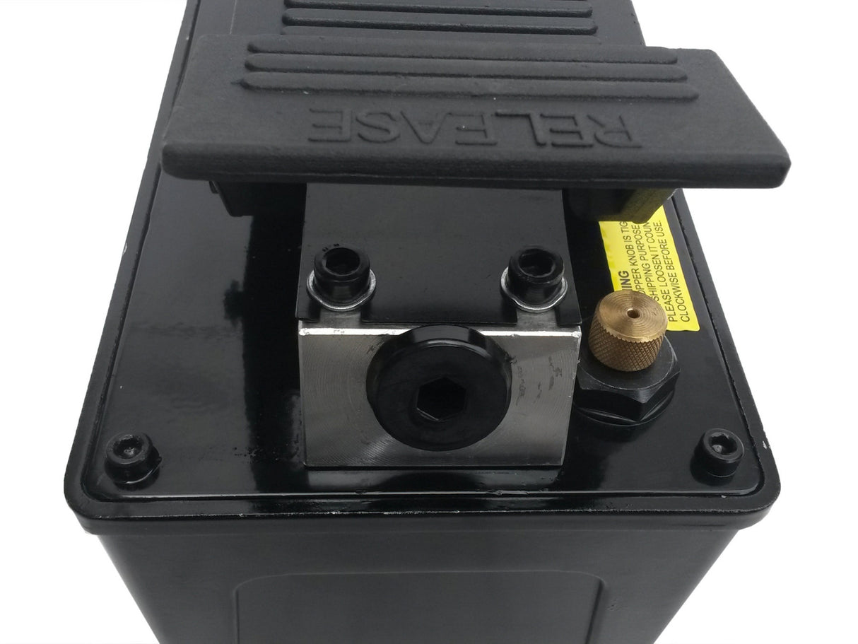 PNEUMATIC-HYDRAULIC FOOT PUMP (1/2 GALLON) (TL-A5102)
