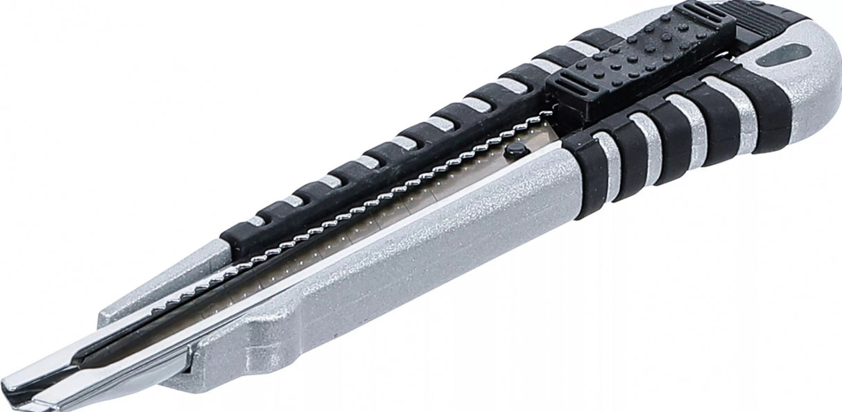 RETRACTABLE KNIFE | BLADE WIDTH 9 MM (7966)