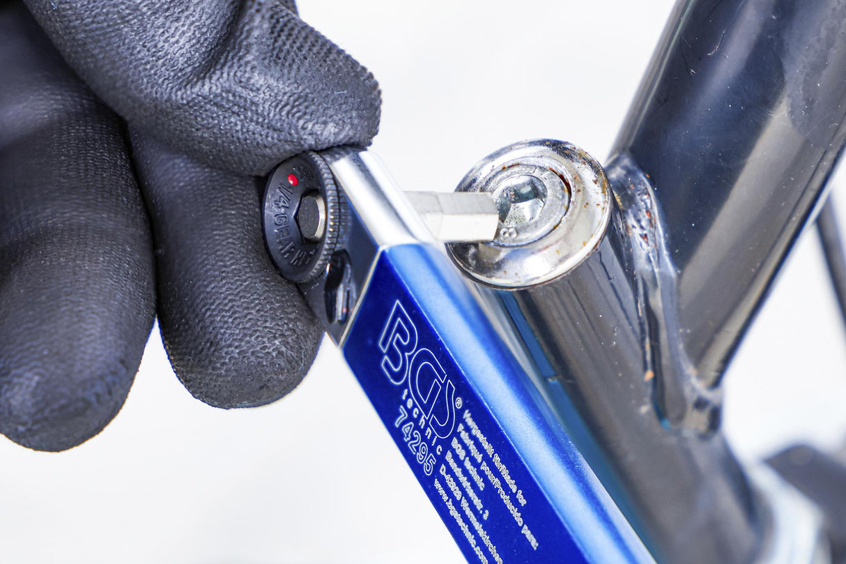 TORQUE WRENCH | INTERNAL HEXAGON 6.3 MM (1/4") | 2 - 10 NM | WITH BIT SET | 9 PCS. (74295)