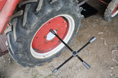 FOUR-WAY WHEEL WRENCH FOR TRUCKS | 24 X 27 - 32 X 20 MM (3/4") (1458)