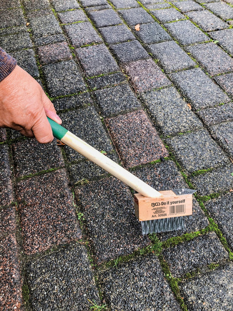 WEED BRUSH WITH SCRAPER | SHORT HANDLE | 300 MM (50926)